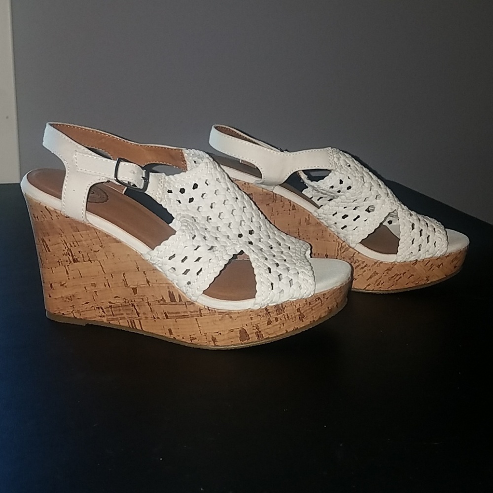 NWOT White wedges